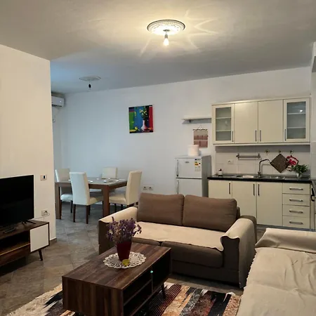 Centre Lions Gate 8 Apartment Tirana