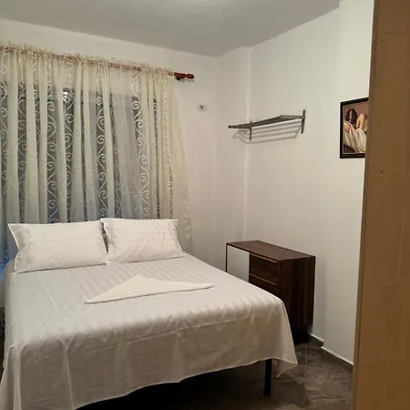 Centre Lions Gate 8 Apartment Tirana