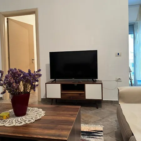 Centre Lions Gate 8 Apartment Tirana