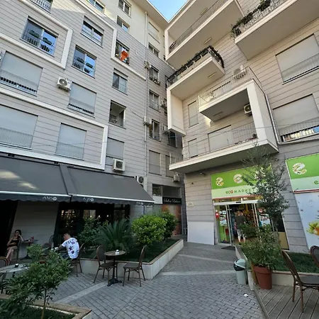Tirane Centre Lions Gate 8 *