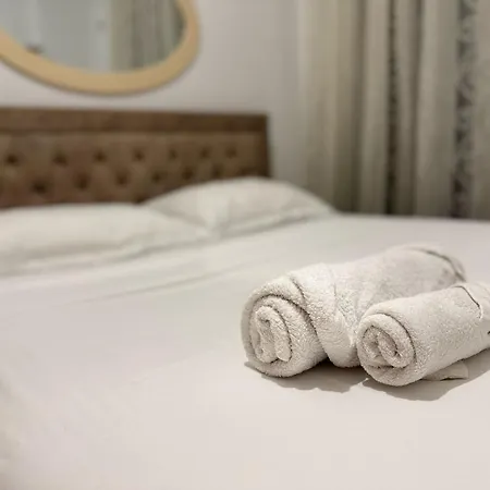 Centre Lions Gate 8 * Tirana