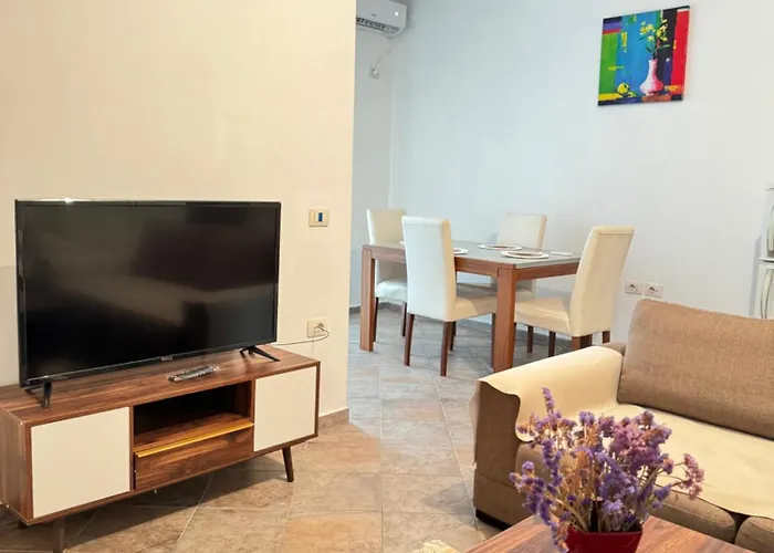 דירה Centre Lions Gate 8 *